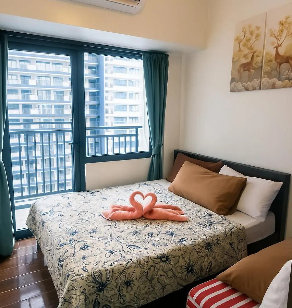 The Giggle Spot Cozy Makati Hideaway Pool & Gym 2270 Apartment Manila